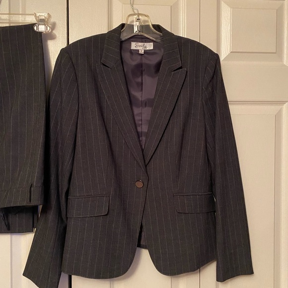 Emily Rose Other - Perfect grey pen strip business pants suit.